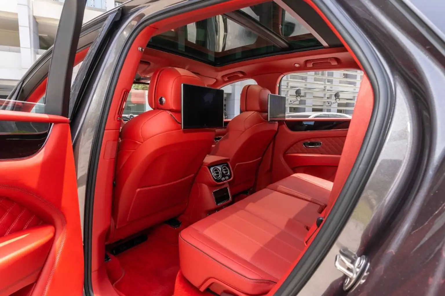 Bentley Bentayga 2023 4