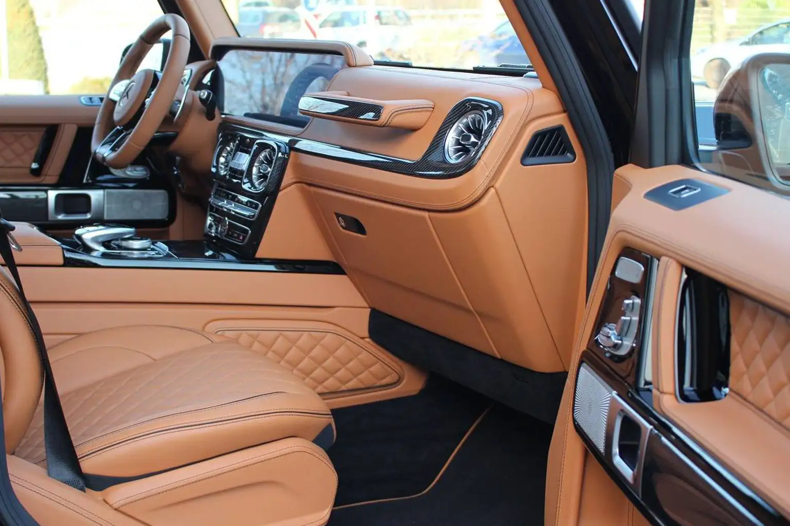 MercedesBenz Beige 01