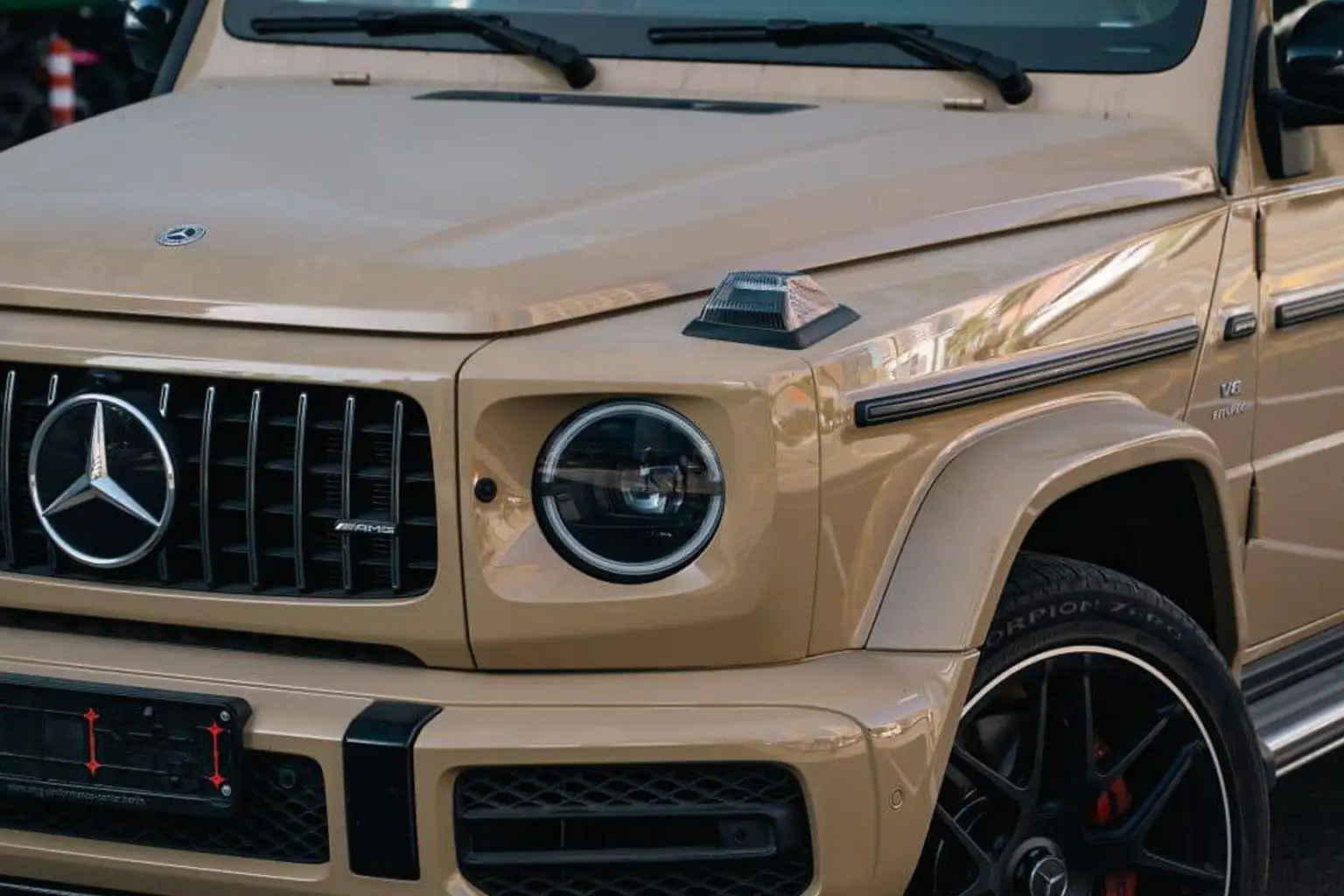 MercedesBenz Beige 04