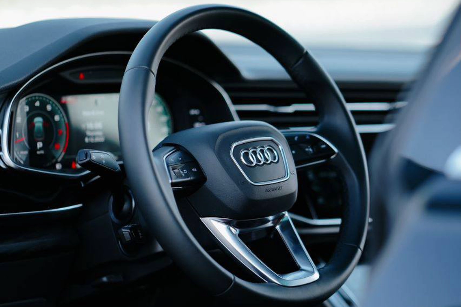 Audi Q8 4