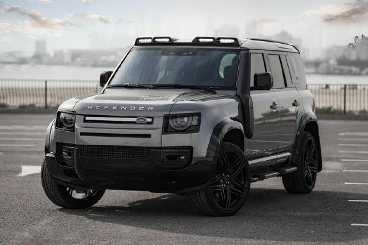 Land Rover Defender 1