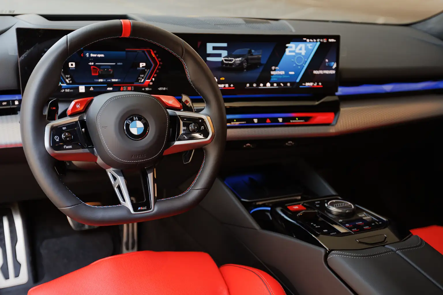 BMW M5 G90 b